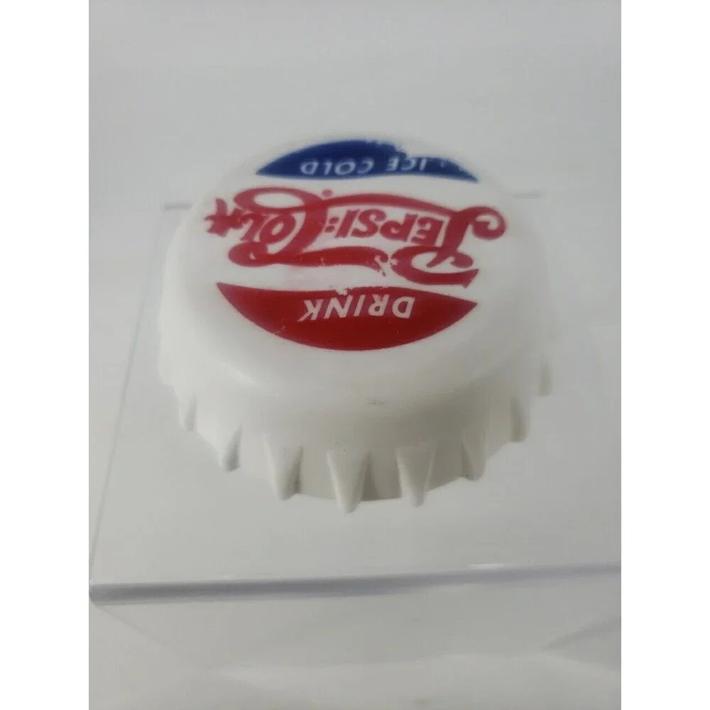 Vintage Munchkin Pepsi Cola Soda Pop Bottle Cap Lunchbox Ice Pack 1996 Vintage
